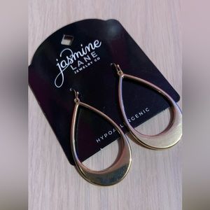Jasmine lane gold drop earrings
